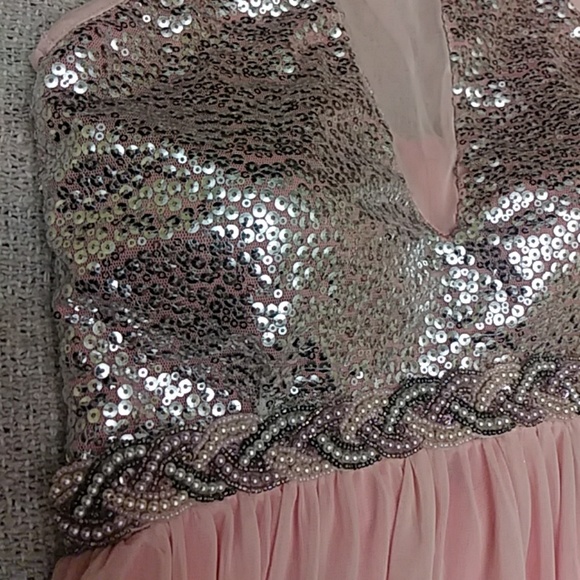 Beautiful Formal Flowy Prom Dress - Picture 3 of 8